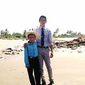 Meet your Posher, Cesar